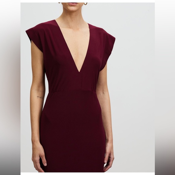 V Neck Rectangle Gown - Picture 3 of 5